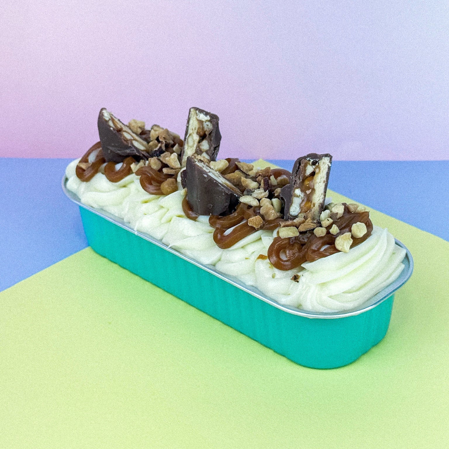 Snickers Caramel cake